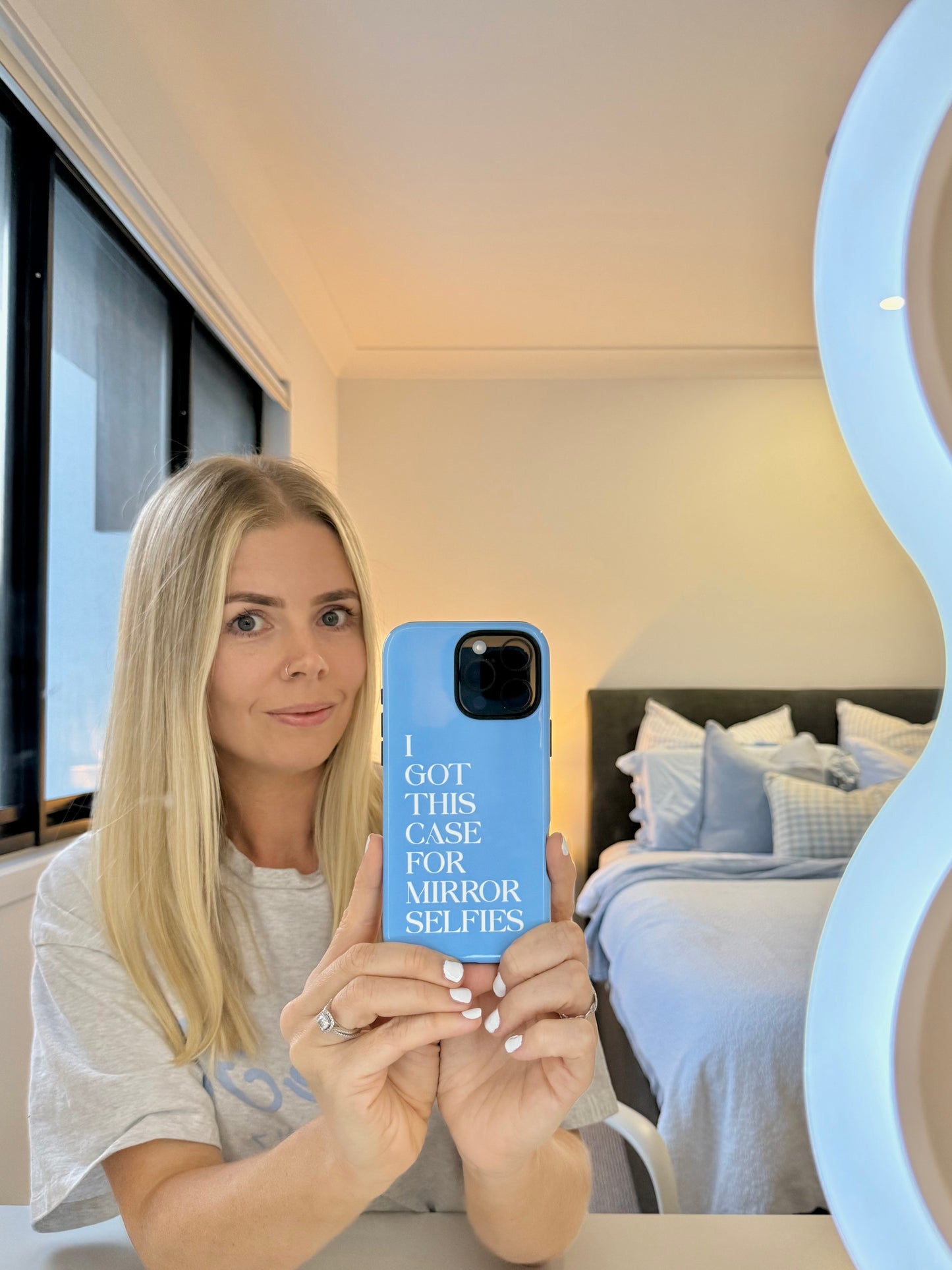 Selfie Queen iPhone Cover (Blue)